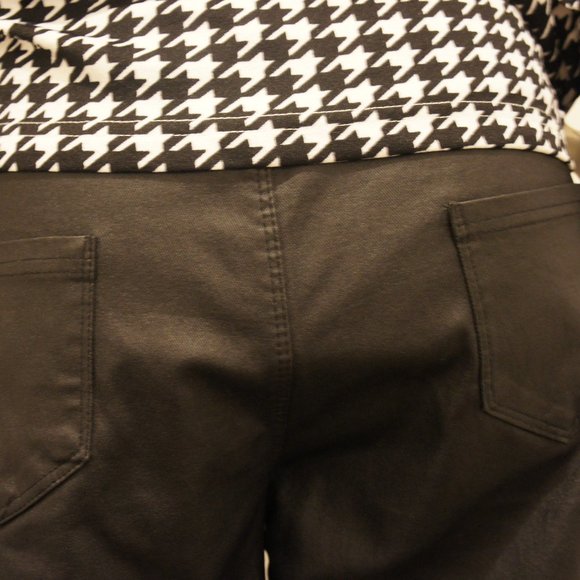 REDUCED! NWT-Women's Black Faux Leather Slacks w 3-Botton zip clos. Apperloth-A - Picture 3 of 6